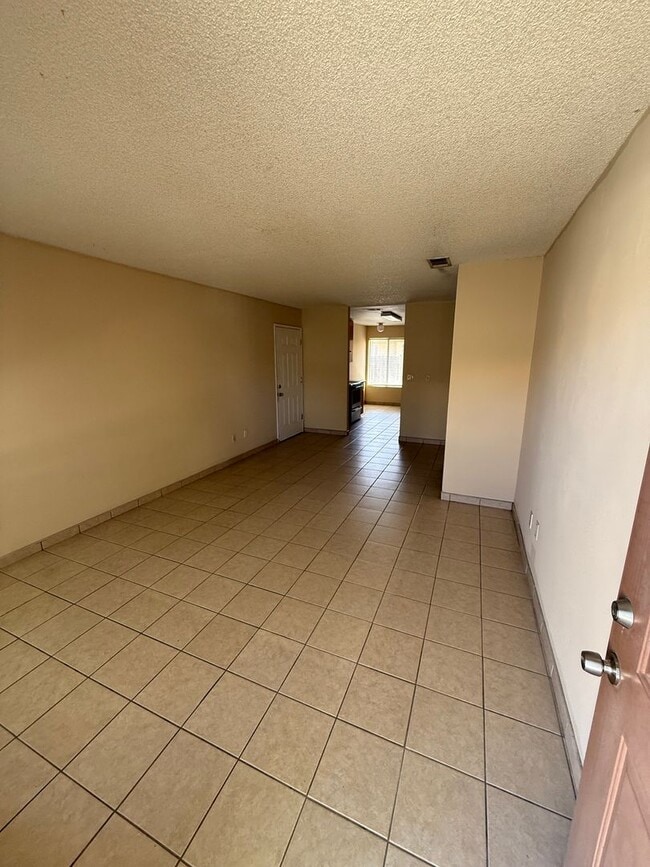 Photo - 3 Bed 2 bath in Southwest Bakersfield