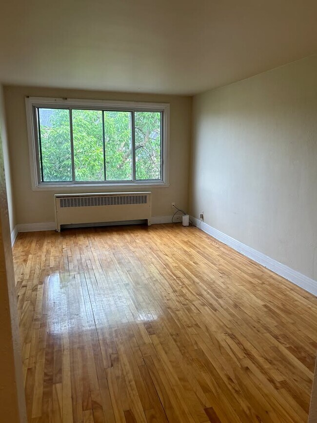 Photo - 3760 Ave Saint-Kevin Unit 3