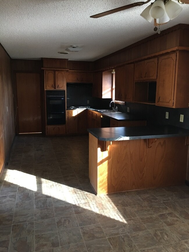 Photo - 409 W Dogwood St