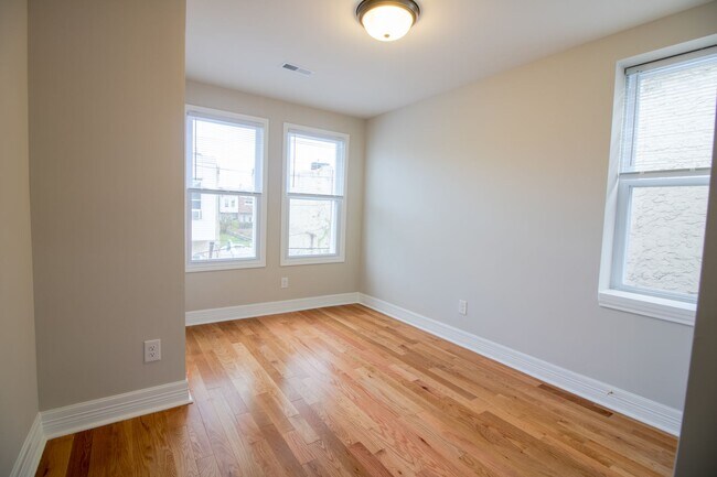 Photo - 3143 W Norris St Unit 2F