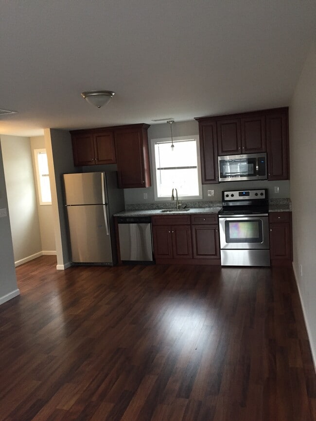 Photo - 307 East St Unit 1