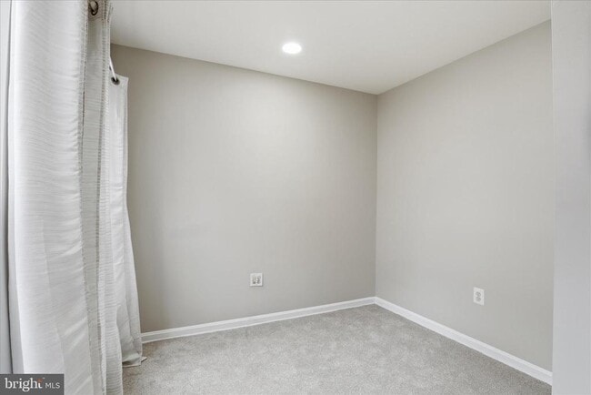 Photo - 5053 Kilburn St