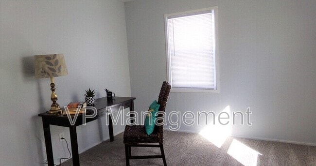 Photo - 2112 W 69th St