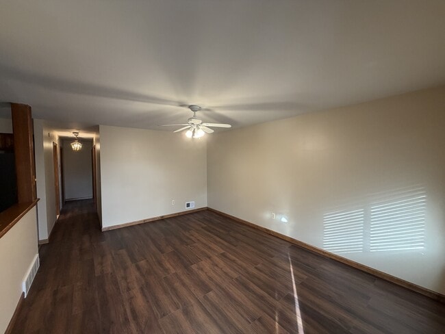 Photo - 27741 Delton St