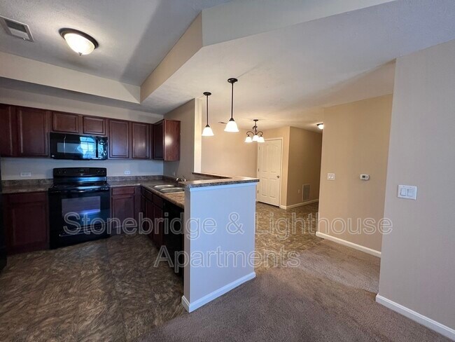 Photo - 1101 Stonebench Cir