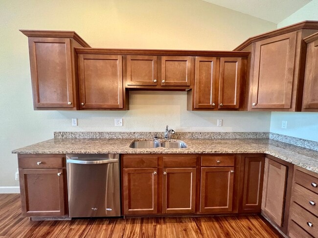 Photo - 3 Bed Townhome in Excellent West Side Location!