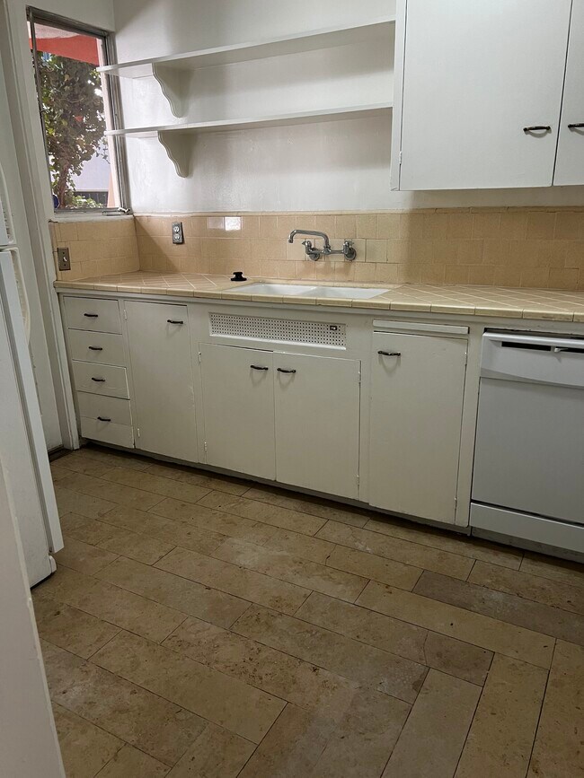 Photo - 229 San Vicente Blvd Unit N