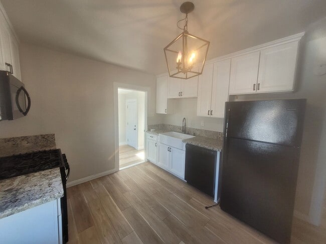 Building Photo - 4143.5 Cleveland