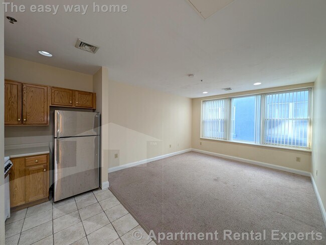 Building Photo - 15 Pearl St Rental