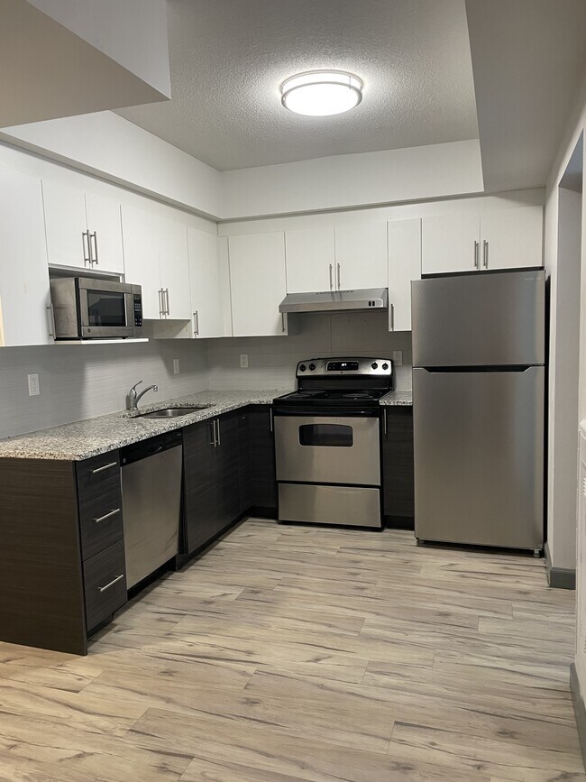 Photo - 258B Sunview St