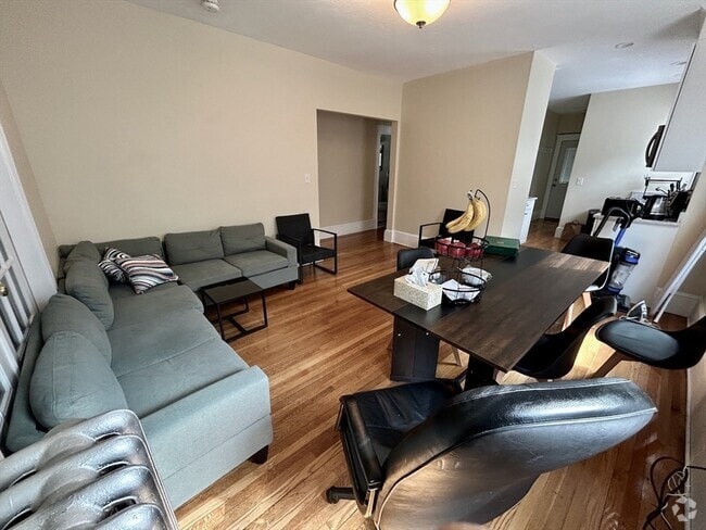 Building Photo - 303 Tappan St Unit 3 Rental