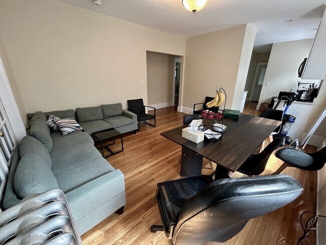 Photo - 303 Tappan St Apartamento Unidad 3