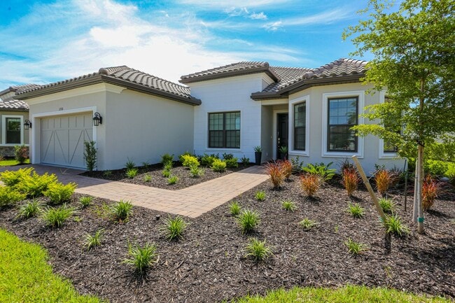 Photo - BRAND NEW** STUNNING POOL HOME**PROFESSIONALLY DECORATED**3 BEDS + DEN/ 3 FULL BATHS***ESPLANADE ...