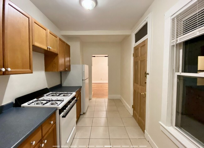 Photo - 132 1/2 Oxford St Unit 1A