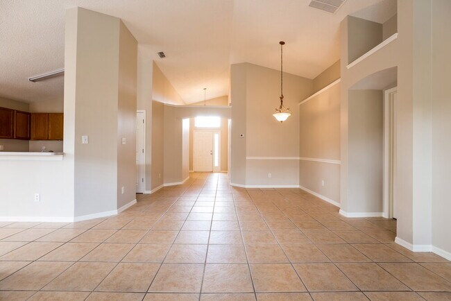 Photo - 2041 Bobtail Dr