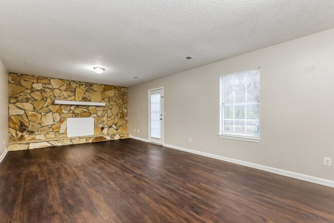 Photo - 1367 Misty Ridge Ct