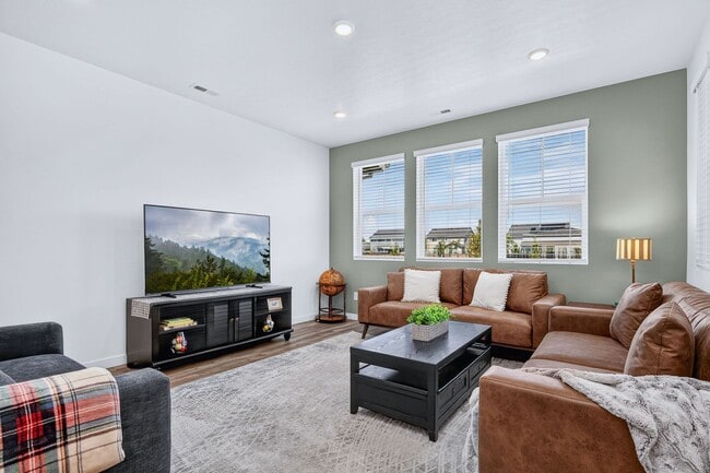 Building Photo - 4124 W Cirrus Ln