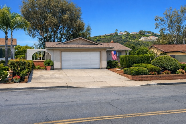 Building Photo - Beautiful Single-Story Home in the Desirable San Carlos Neighborhood