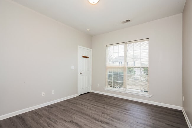 Photo - 1227 Joannas Ct