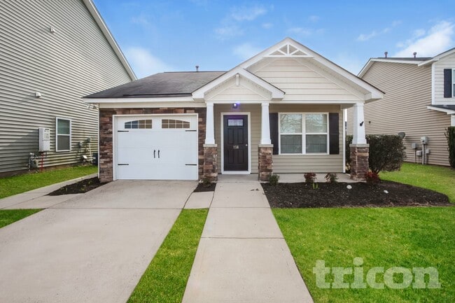 Building Photo - 158 Bonhomme Cir
