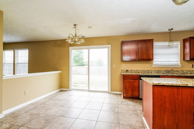 Photo - 2146 Rosswood Blvd