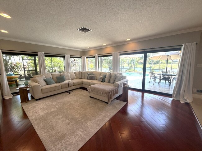 Photo - 3250 Lakeview Blvd