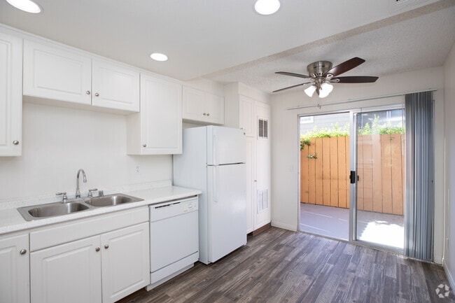 3BR, 2BA - 1,118SF - Shannonwoods Townhomes