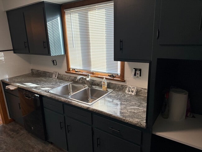 Photo - Gardiner Ave S. 223-225 Unidad 225