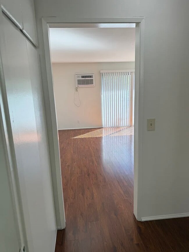 Photo - 14551 Vose St Unidad C