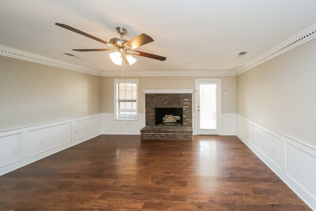 Photo - 7649 Overlook Dr