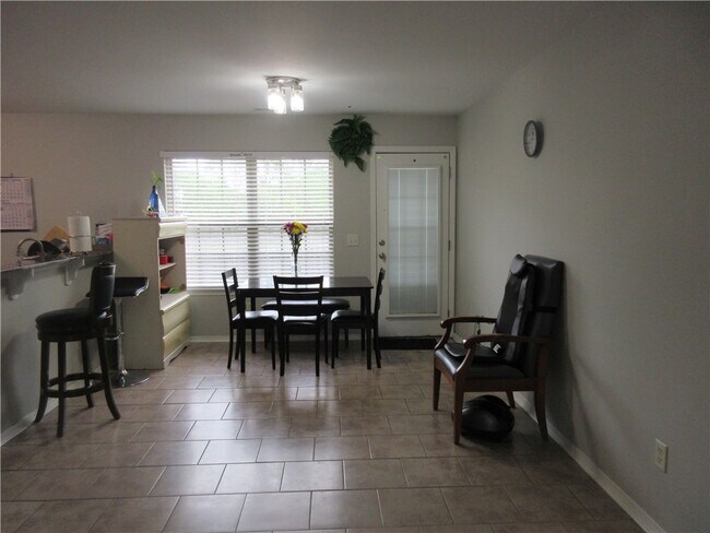 Photo - 3304 SW Deerfield Blvd