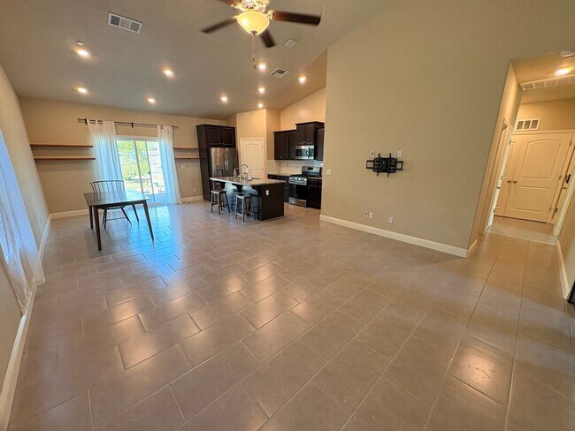 Photo - 3 bedroom, 2 bathroom home for rent in Southeast Visalia
