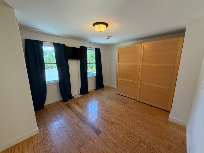 167 Howard Rd Unit 2