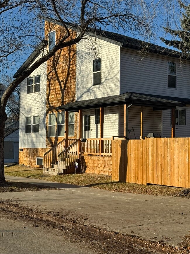 Building Photo - 8812-8114 114 Ave NW