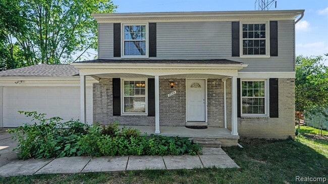 Photo - 2735 Foster Ave