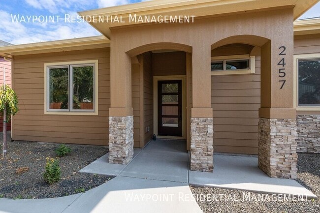 Photo - 2457 N Ashgrove Ln