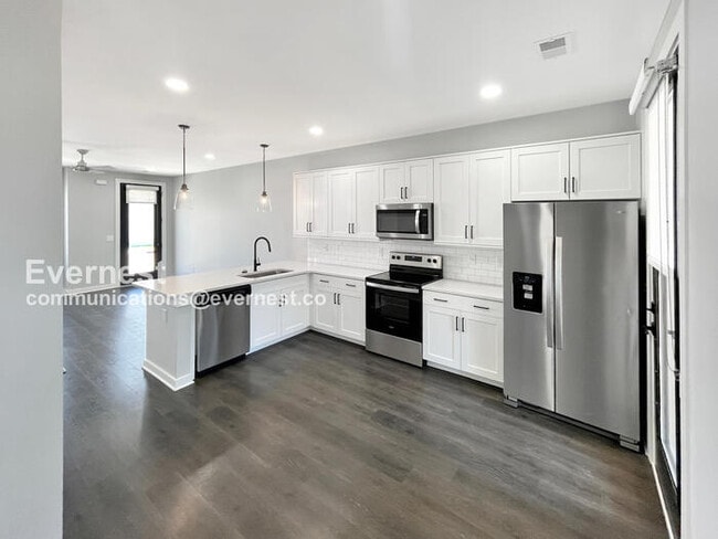 Photo - 601 Mason Ward Pl