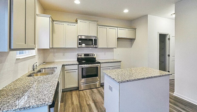 Room in House on N Great White Way