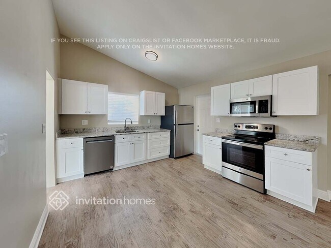 1333 Stately Oaks Dr NW