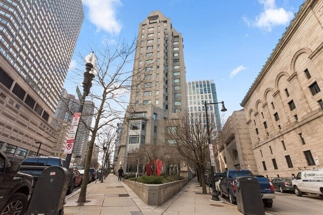 Building Photo - 1 Huntington Ave Unit 312