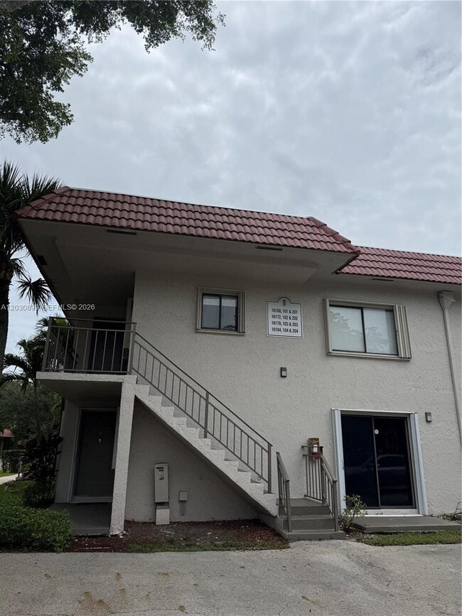 Building Photo - 16184 Laurel Dr Unit 204