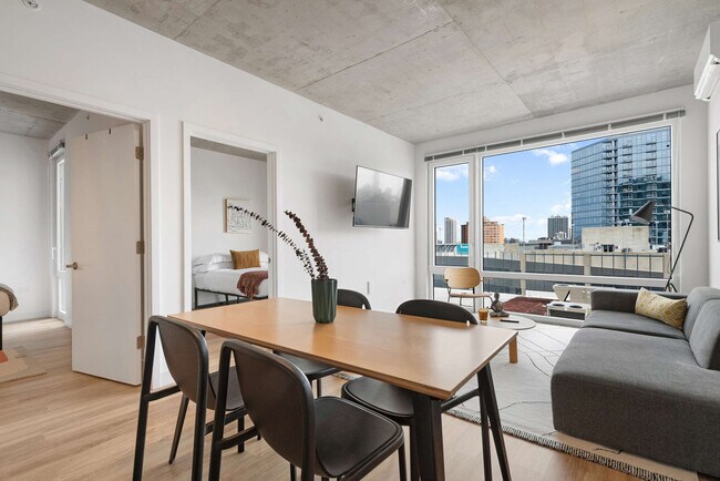 Photo - 853 W Blackhawk St Unit ID1243855P