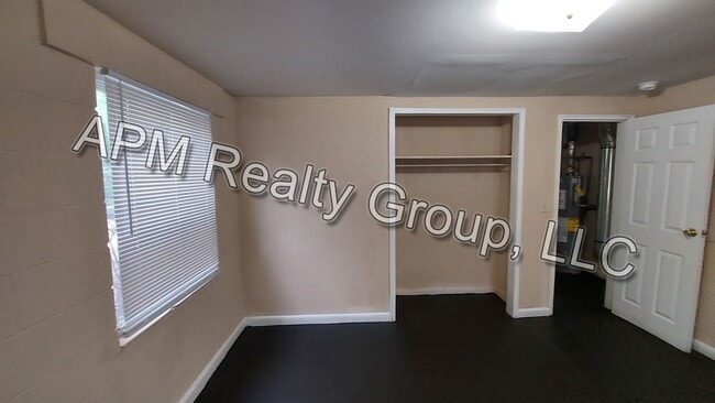 Building Photo - 2715 Howell Ct
