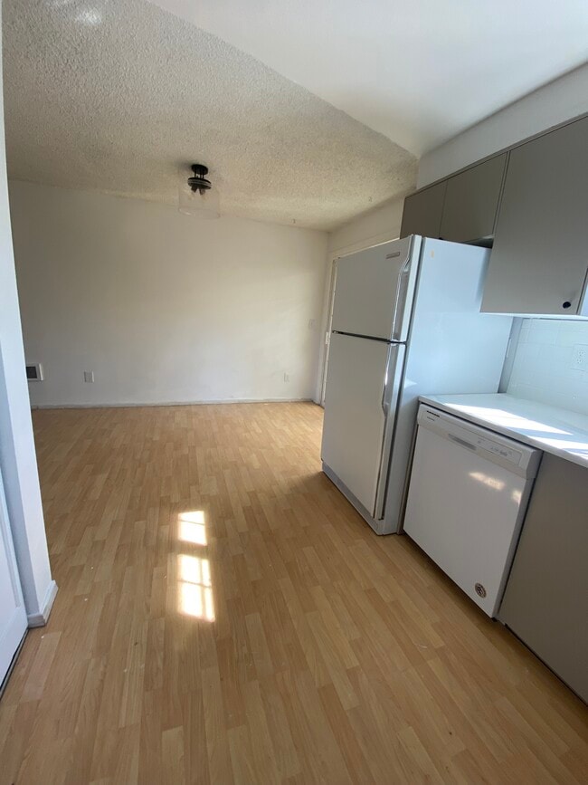 Photo - 1101 Hughes St