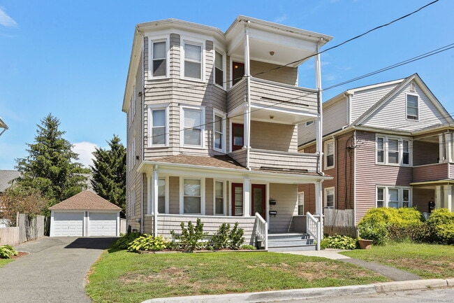 Photo - 44 Churchill St