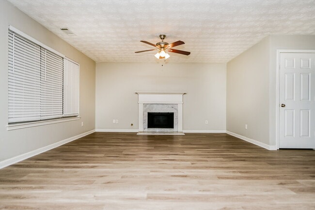 Photo - 609 Aspen Brook Dr