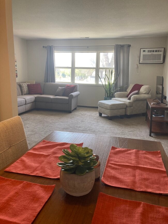 Photo - 321 W Bert St Unit 1