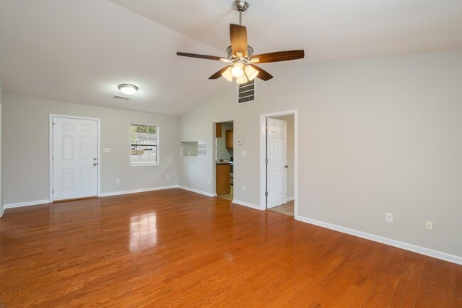 Photo - 5117 Cattail Ln
