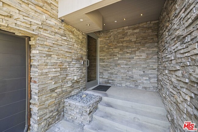 Photo - 2756 Westshire Dr