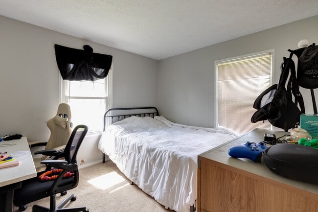 Photo - 1204 Middlebury Rd